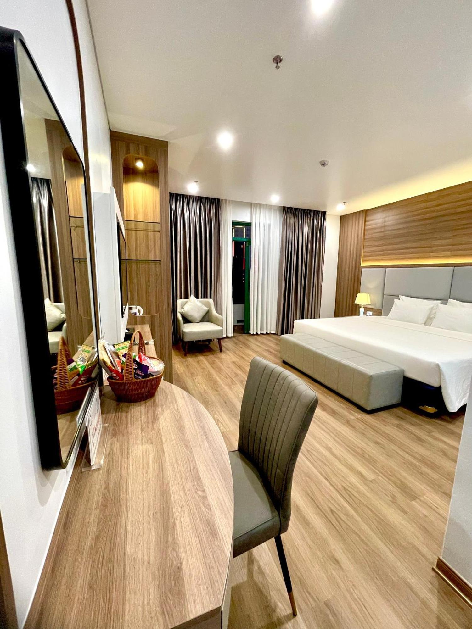 Central Halong Hotel Ha Long Exteriör bild