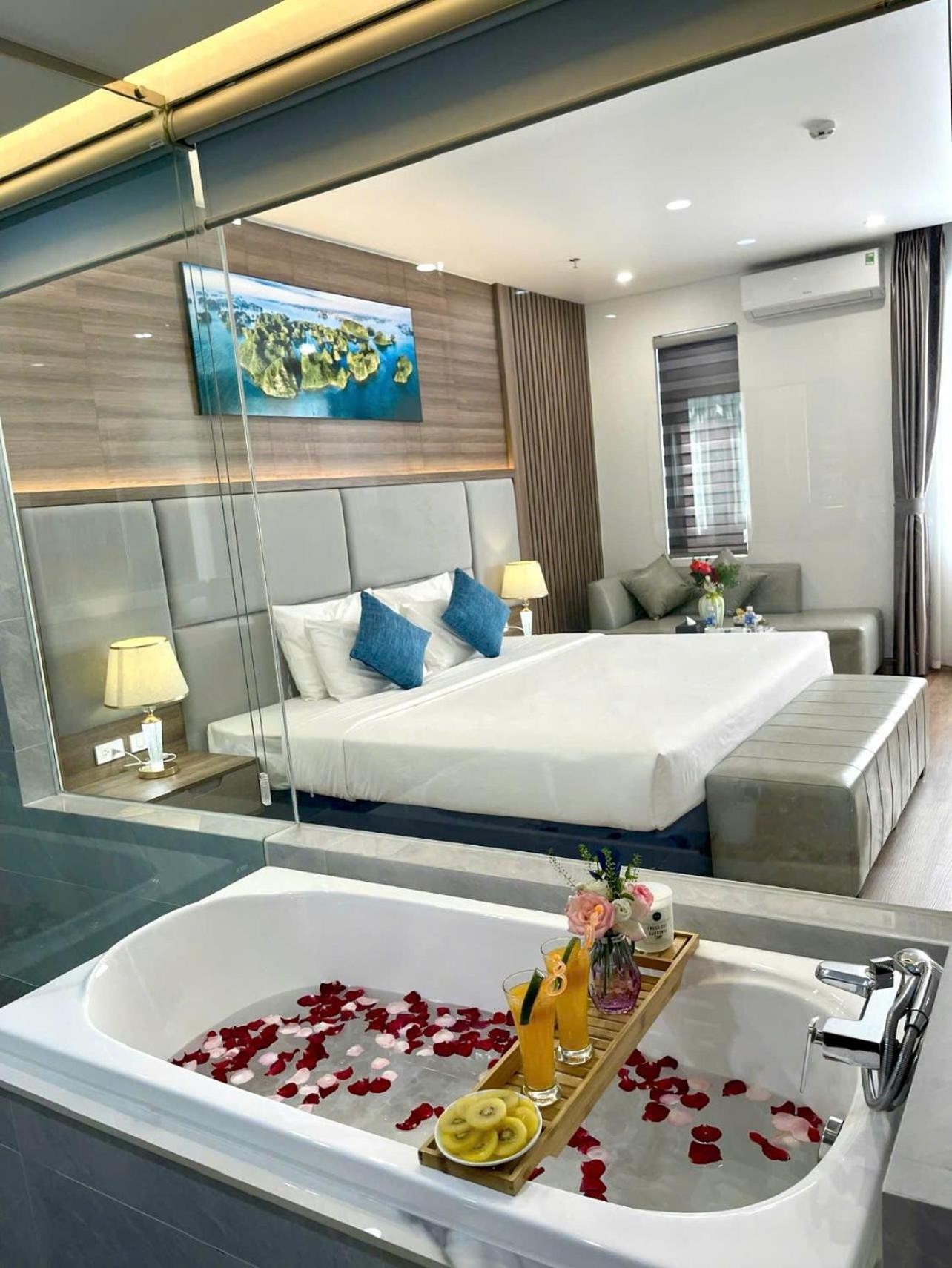 Central Halong Hotel Ha Long Exteriör bild